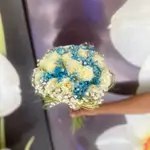 The Bride'S Flower - White & Aqua